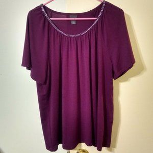 Covington Plum Colored Short Sleeve Top with an Embellished Neckline (Size XLP)